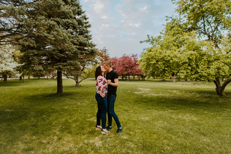 SAM + KAITLYN • DES MOINES IOWA FAMILY PHOTOGRAPHER