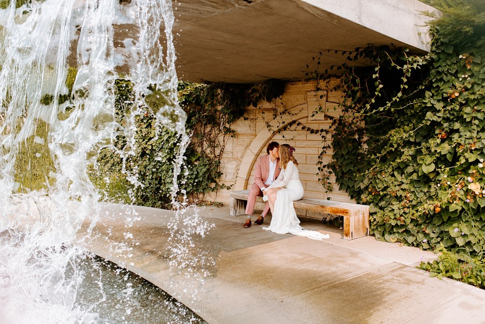 ELLE + NATE • GREATER DES MOINES BOTANICAL GARDEN • IOWA WEDDING PHOTOGRAPHER